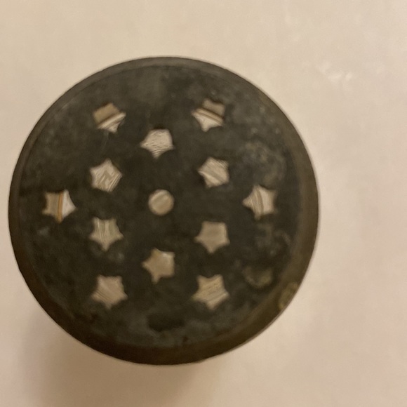 Souvenir piece Bruce Wisconsin flower decorative stars on metal top rare unique - Picture 4 of 16